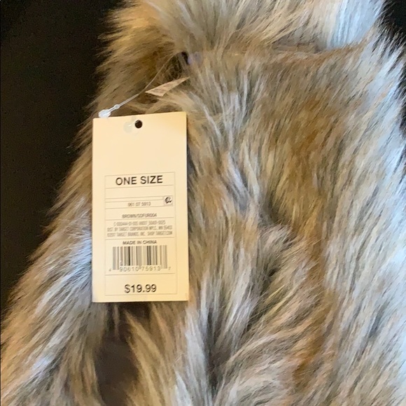 Two faux fur scarfs - Picture 3 of 6